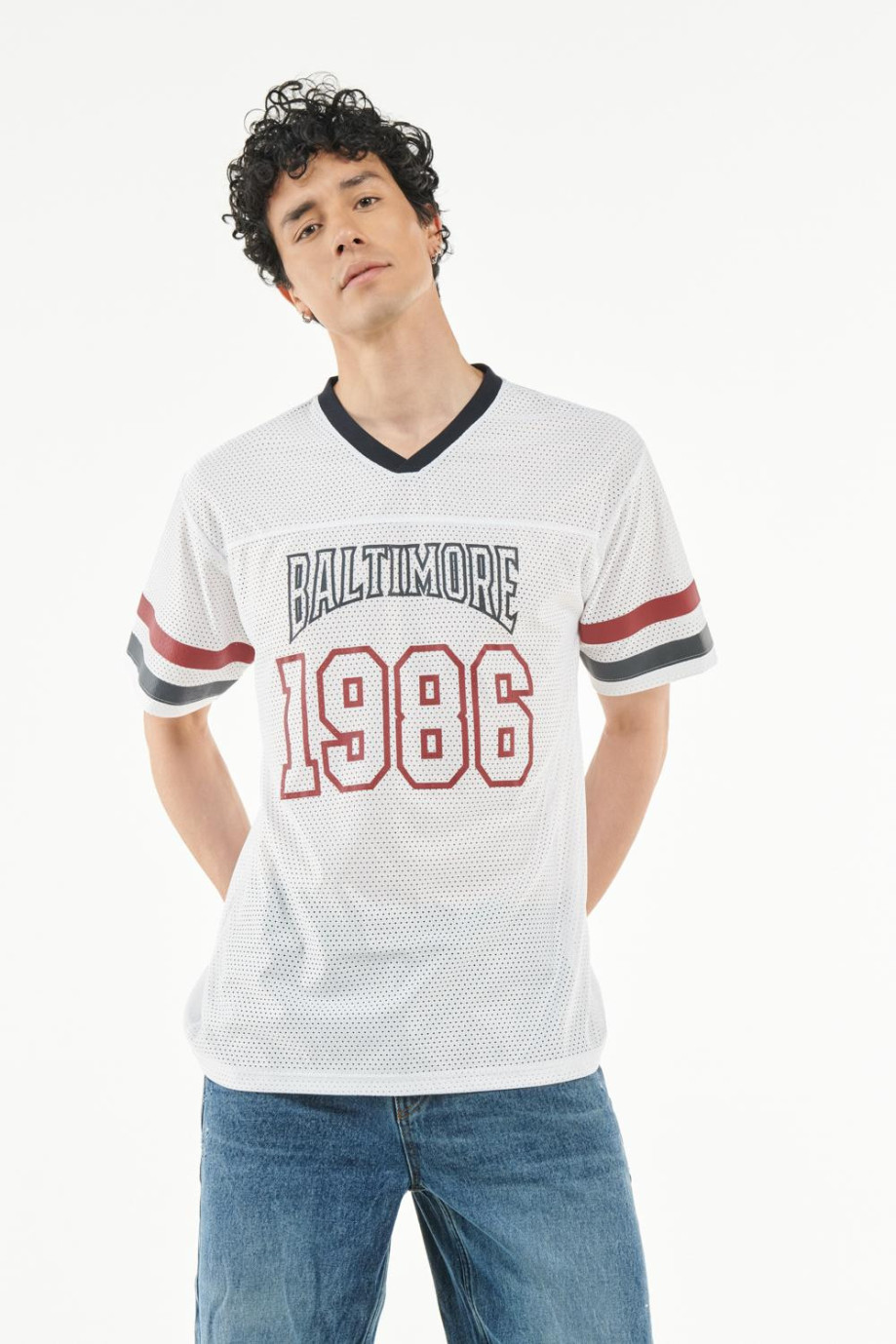 Camiseta manga corta blanca oversize con diseño college