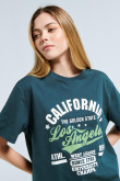 Camiseta oversize verde con diseño college de California