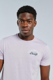 Camiseta lila con manga corta y diseño college de Chicago