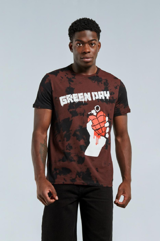 Camiseta cuello redondo negra tie dye con dise o de Green Day