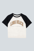 Camiseta manga ranglan corta crema clara con diseño college de Long Beach