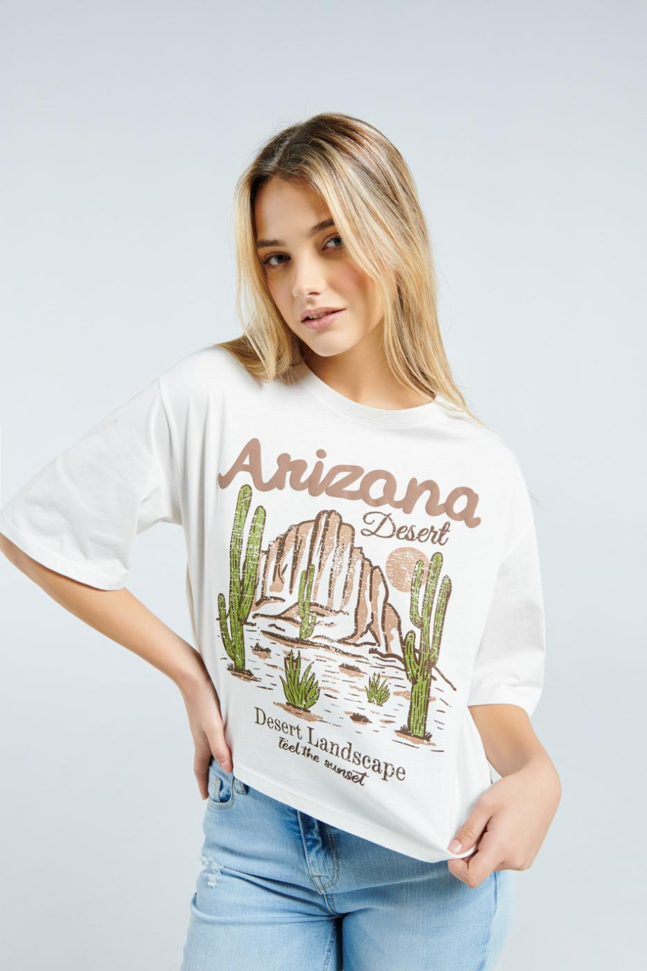 Camiseta crop top crema clara oversize con diseño college de Arizona