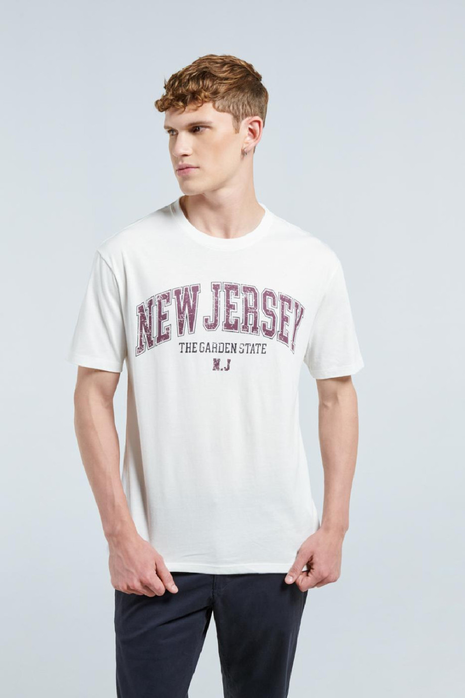 Camiseta manga corta crema con texto college de New Jersey
