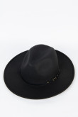 Sombrero fedora negro con ala ancha y correa decorativa