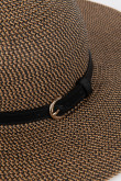 Sombrero tejido café oscuro con lazo negro y ala ancha