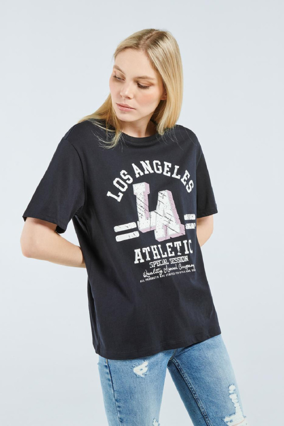Camiseta azul intensa oversize con cuello redondo y diseño college de Los Ángeles