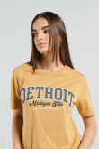 Camiseta kaki con diseño college de Detroit y manga corta