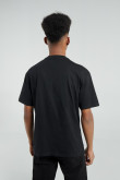 Camiseta negra con manga corta y estampado de Bob Esponja