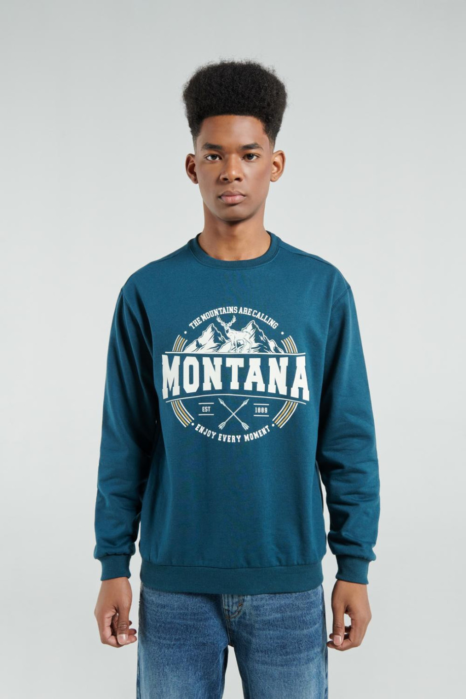 Buzo azul con cuello redondo y diseño college de Montana