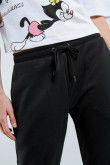 Pantalón unicolor tipo jogger con bolsillos y elástico en pretina