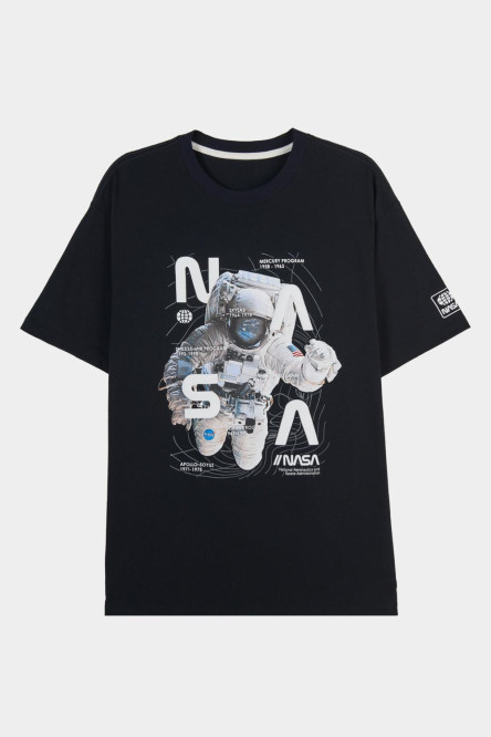 Camiseta oversize azul intensa con diseños de NASA y manga corta