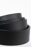 Cinturón reversible café oscuro con trabilla y hebilla metálicas