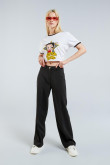 Camiseta manga corta blanca con diseño de Betty Boop y contrastes