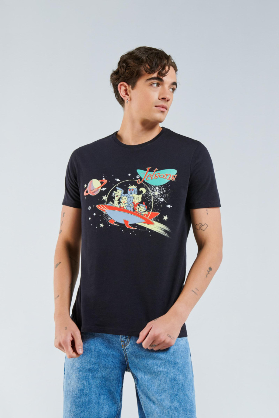 Camiseta azul intensa con manga corta y diseño de Los Supersónicos en frente