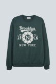 Buzo verde con diseño college de Brooklyn y cuello redondo