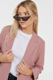 Blazer con hombreras rosado oscuro y charreteras en mangas