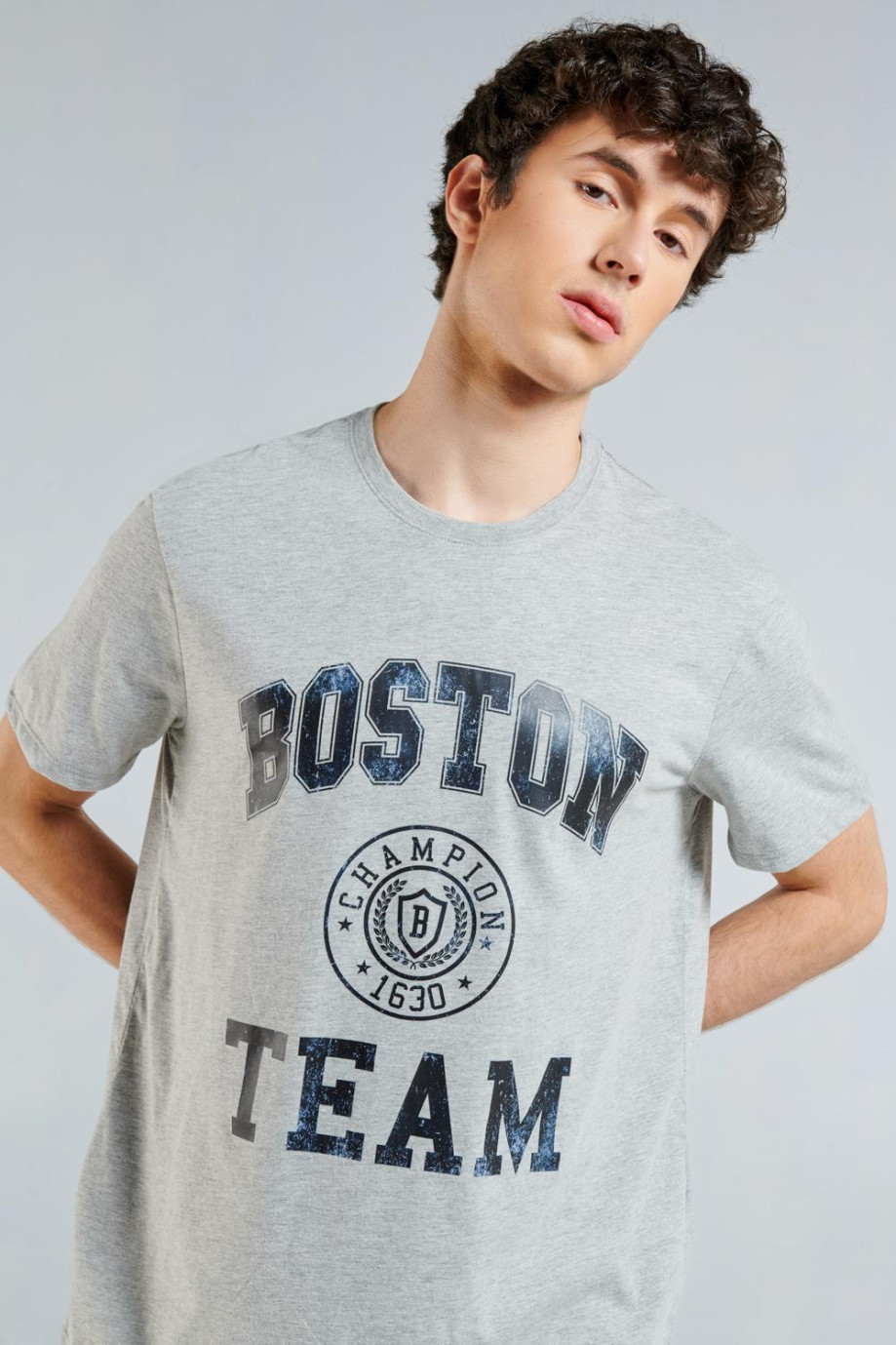 Camiseta unicolor con diseño college de Boston y manga corta