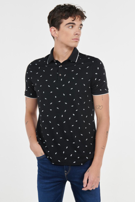 Camiseta polo negra con manga corta y diseños de hojas blancas