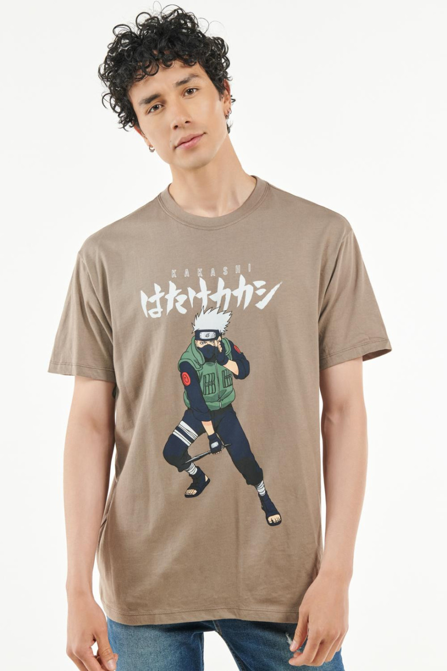 Camiseta manga corta kaki con diseño delantero de Naruto