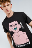 Camiseta negra con diseño de Dragon Ball Z y manga corta