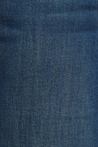 Jean azul intenso con efecto push up, pretina ancha y tiro alto