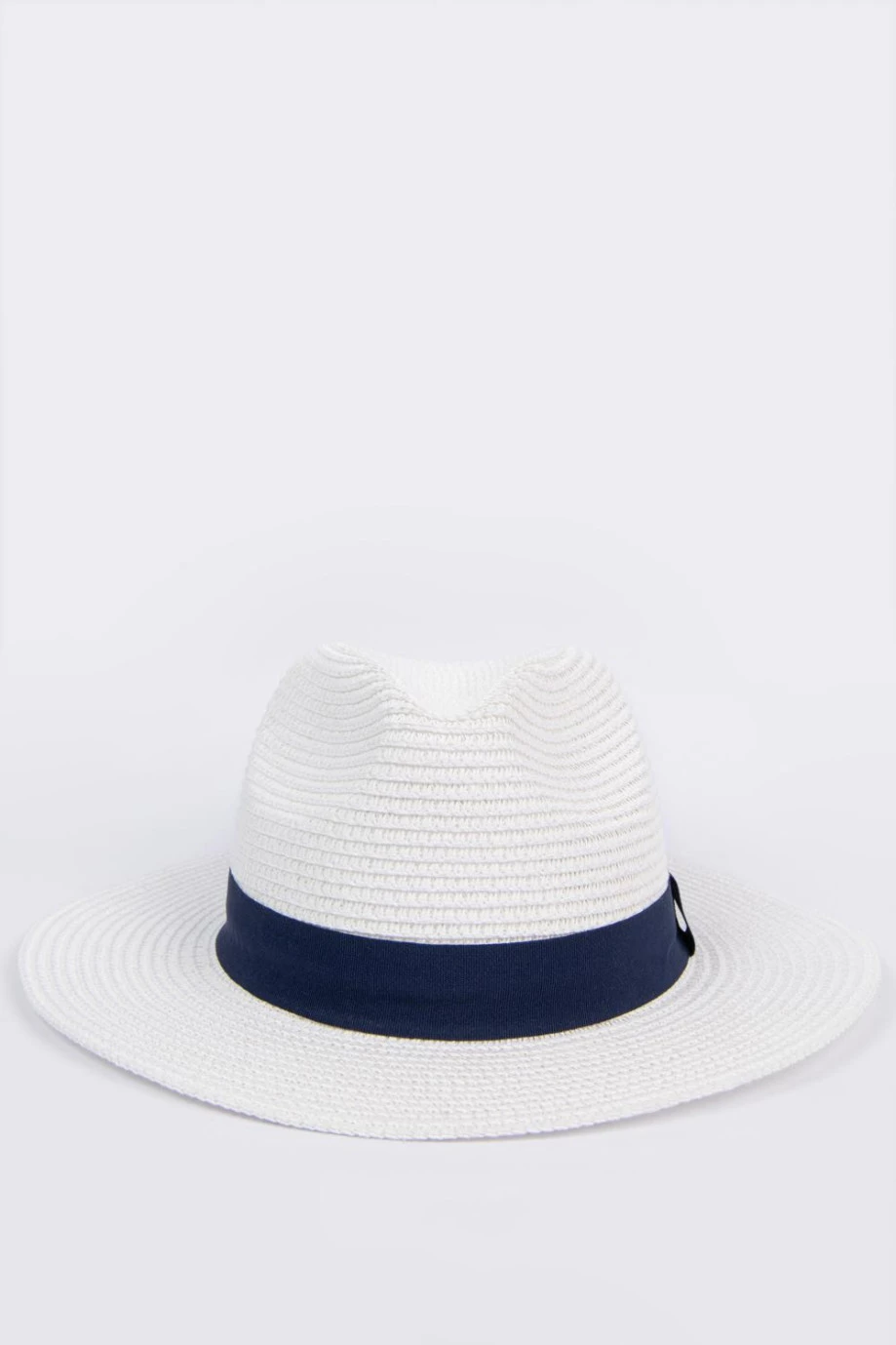 Sombrero fedora crema claro con cinta azul decorativa
