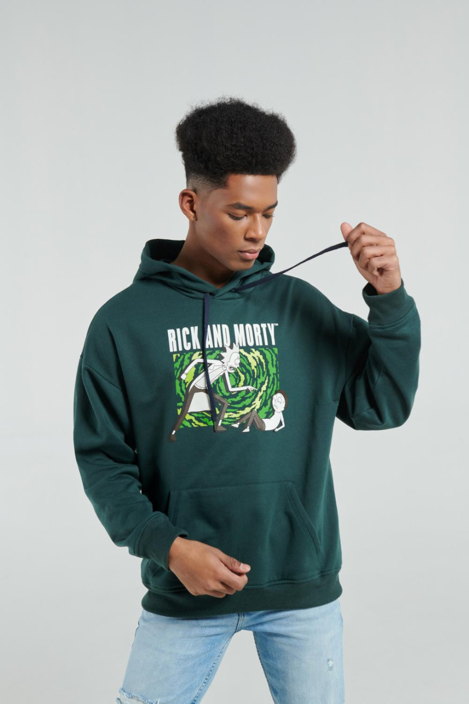 Buzo verde oscuro oversize con capota y dise os de Rick and Morty