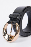 Cinturón negro con hebilla ovalada dorada y texturas