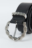 Cinturón negro con hebilla metálica ovalada con diseños