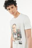 Camiseta crema con cuello redondo y diseño de El Padrino