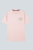 Camiseta cuello redondo rosada oversize con diseño college