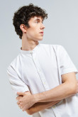 Camisa cuello mao unicolor con botones y manga corta