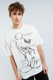 Camiseta oversize crema con diseños de Mickey y manga corta