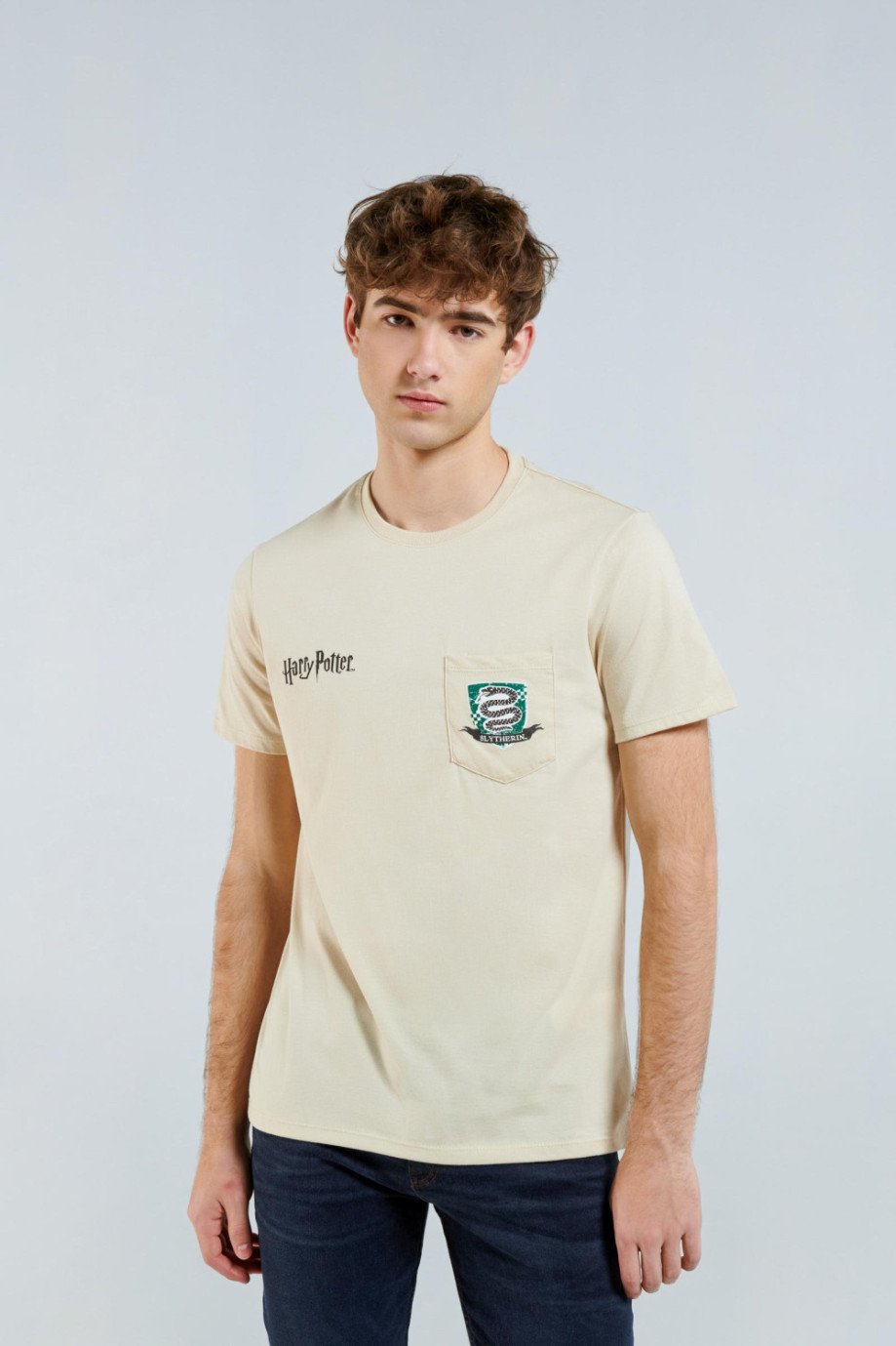 Camiseta manga corta con bolsillo kaky clara y diseños de Harry Potter