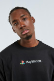 Buzo oversize negro con diseños de PlayStation