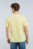 Camiseta amarilla con manga corta y diseño de Rick and Morty