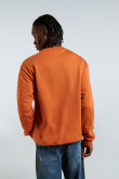 Buzo naranja claro cuello redondo con diseño college