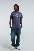 Camiseta azul con manga corta y diseño college de Denver