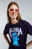 Camiseta femenina hombro rodado manga corta con estampado en frente de Lilo & Stich