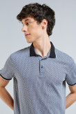 Camiseta unicolor polo con contrastes y diseños mini print
