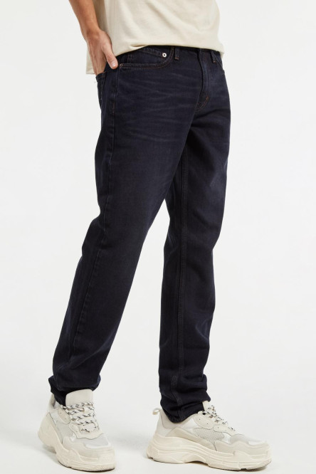 Jean azul intenso 90´S con bota recta, bolsillos y tiro bajo