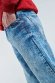 Jean 90´S tiro medio azul claro con diseños y bota ancha