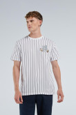 Camiseta blanca oversize con diseños college de Snoopy