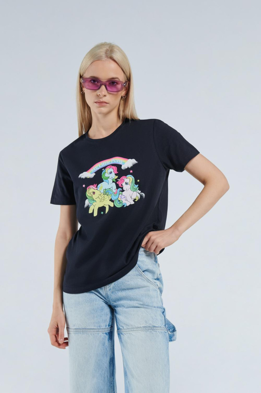 Camiseta azul intensa con diseño de My Little Pony y manga corta
