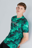Camiseta cuello redondo verde tie dye con diseño de Matrix