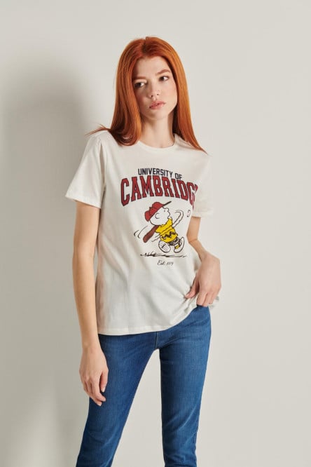 Camiseta crema con diseño college de Carlitos & Cambridge