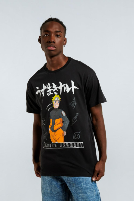 Camiseta negra oversize con cuello redondo y diseño de Naruto