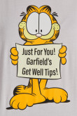 Camiseta lila clara con diseño de Garfield y manga corta