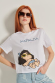 Camiseta crop top blanca con diseño de Mafalda y manga corta