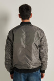 Chaqueta unicolor acolchada bomber con cremallera en frente